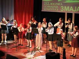 b_1024_768_0_00_images_2022_2023_3maja_gminne_344568503_214361897997779_2639526078356191799_n